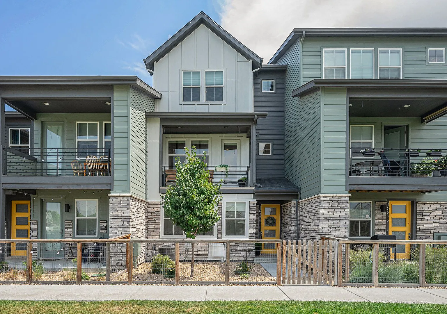 Stylish Town Home In Desirable Thornton Neighborhood Available on September 5, 2026 — Photo 1