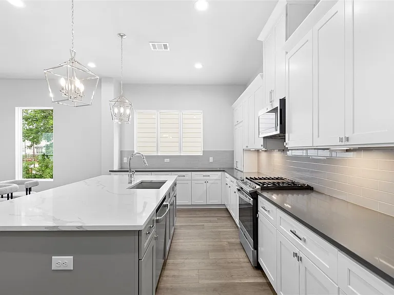 2508 Gray St — Photo 8