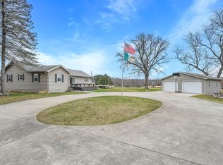 58775 Klumbis Rd, Dowagiac, MI 49047