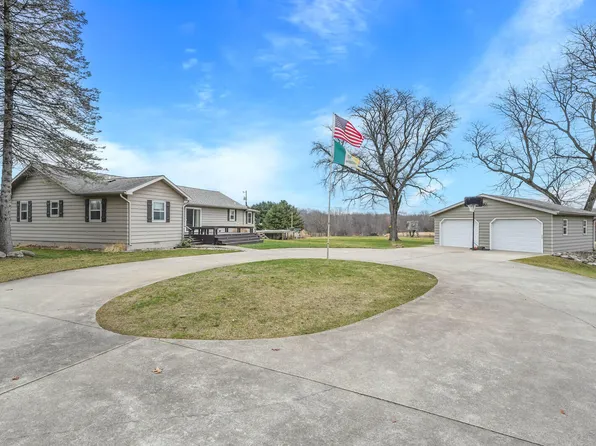58775 Klumbis Rd, Dowagiac, MI 49047