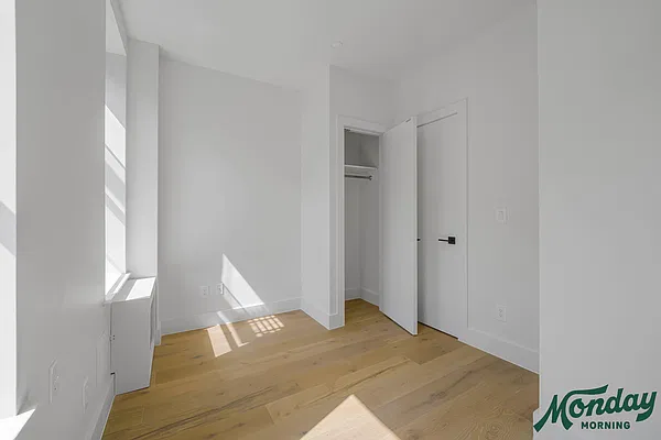 Bedroom, photo 2