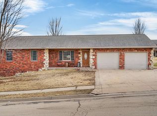 628 Baja Dr, Epworth, IA 52045