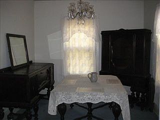 2nd image of 558 E Black St