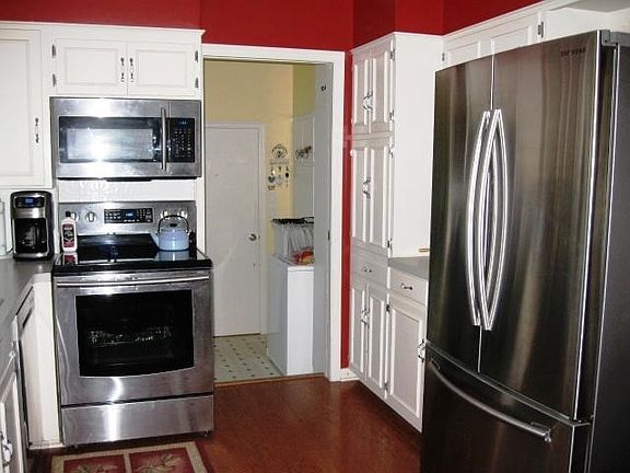 3rd image of 812 Grandview Ave