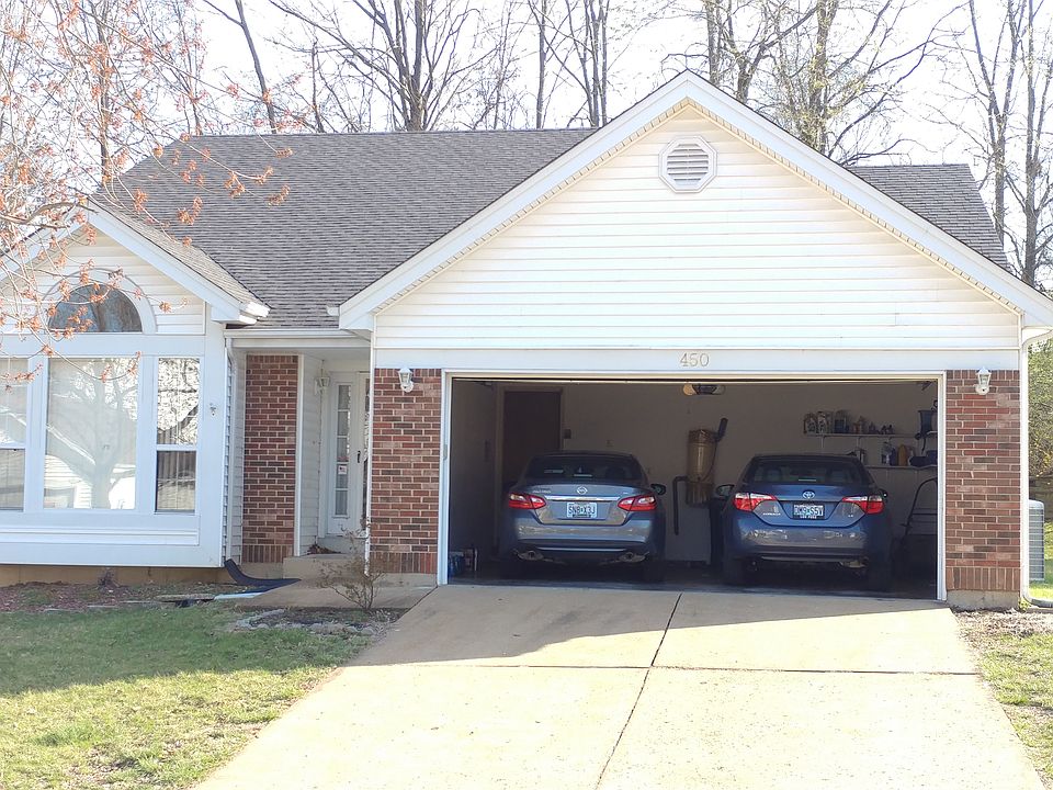 1st image of 450 Oak Glen Dr