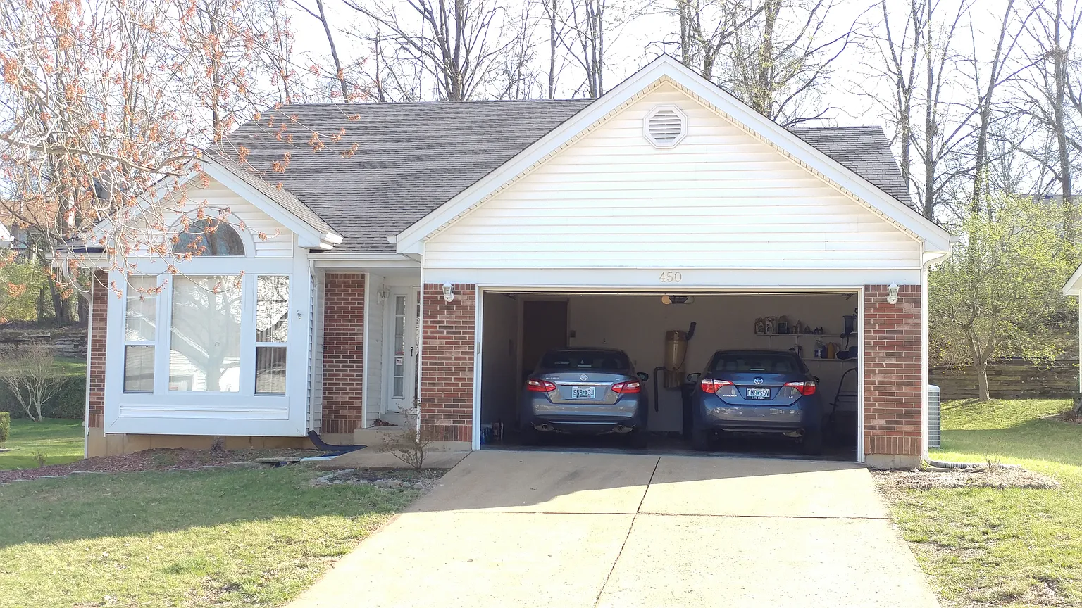 450 Oak Glen Dr photo 1
