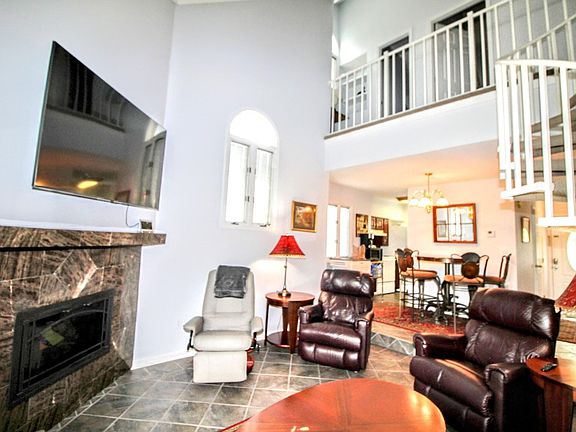 5th image of 306 Greenwood Way #1C