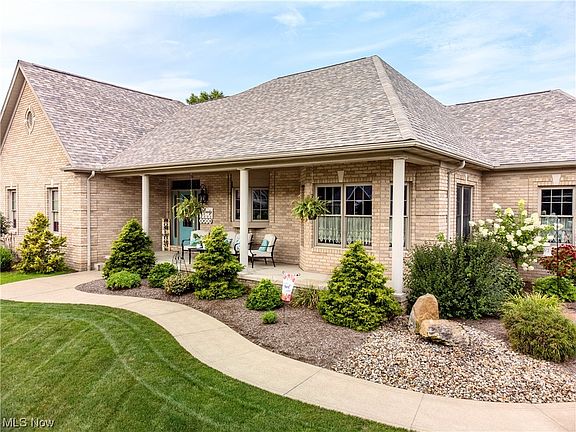 3rd image of 1013 Park Village Dr