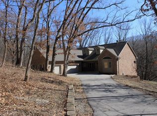 4021 Riverview Ln NE, Iowa City, IA 52240