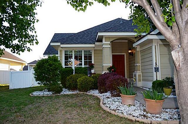 1st image of 304 Hilltop Dr