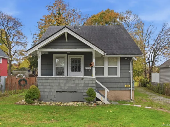 7 Cheshire Street, Huntington Station, NY 11746