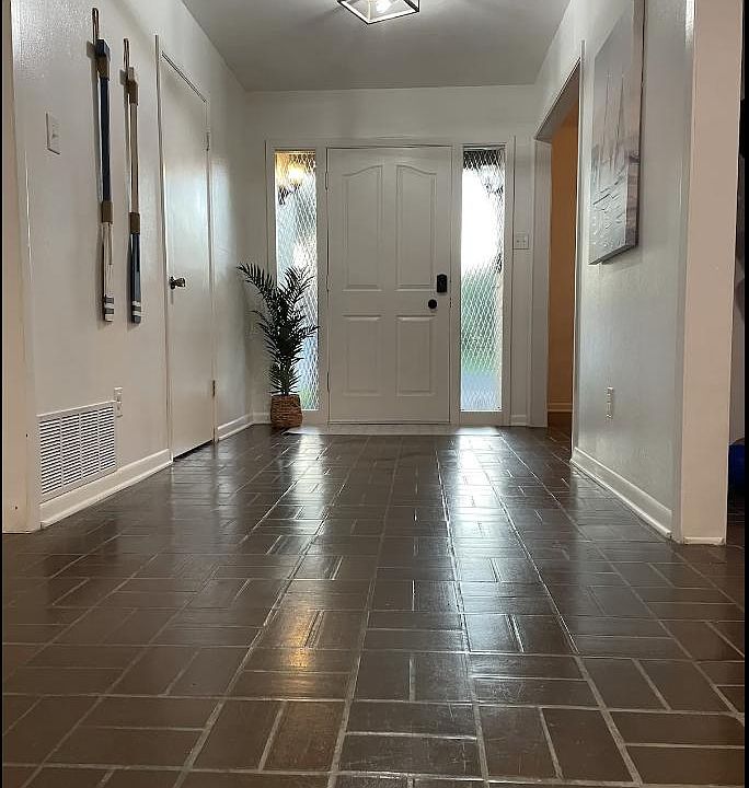 1st image of 1101 Alexandria Dr