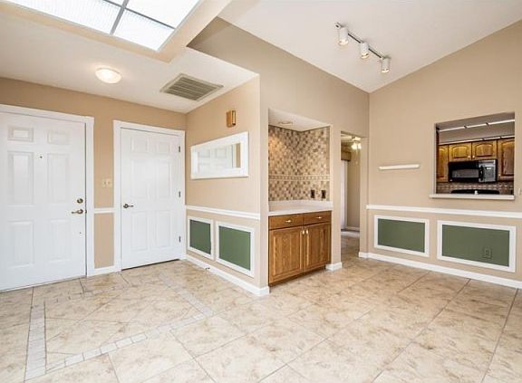 5th image of 170 Heron Bay Cir