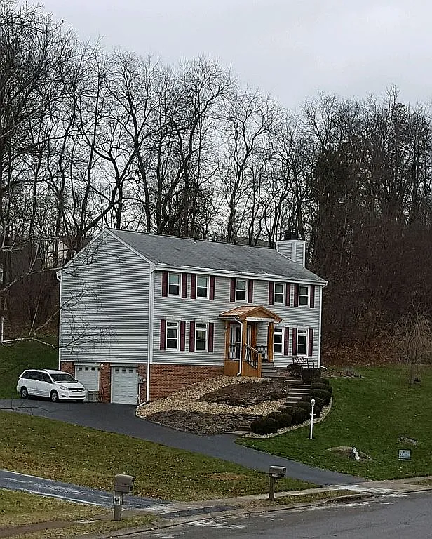2525 Country Side Ln photo 1