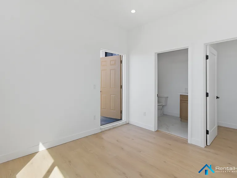 326 1/2 N La Fayette Park Pl — Photo 14