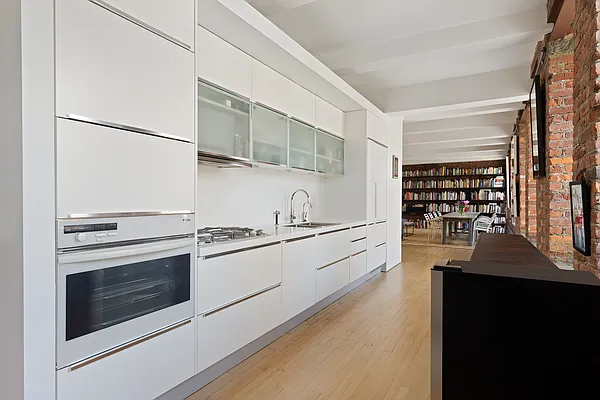 Sold by Compass | media 18