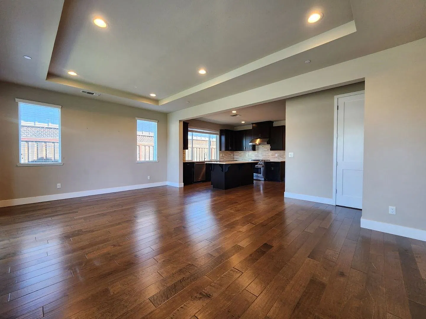 3 Bedroom for Rent — Photo 2