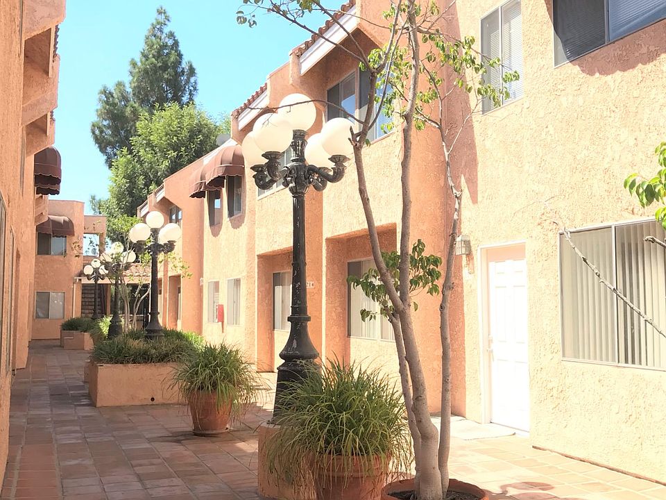 1st image of 8020 Langdon Ave Unit 202
