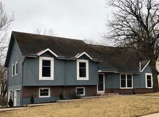 6830 Acuff St, Shawnee, KS 66216