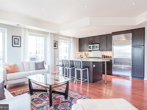 5th image of 1111 19th St N APT 1807
