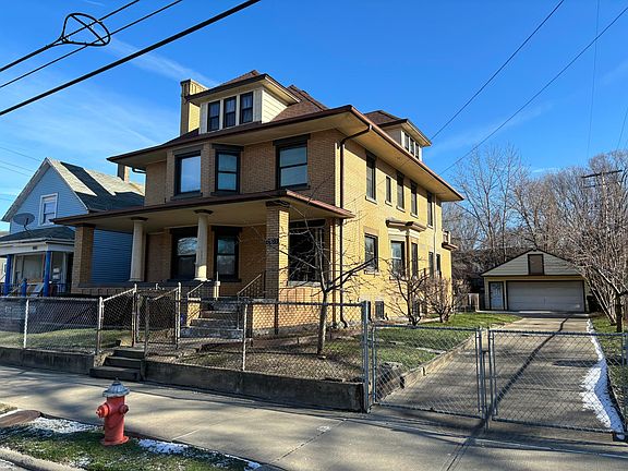 3rd image of 2055 W 41st St