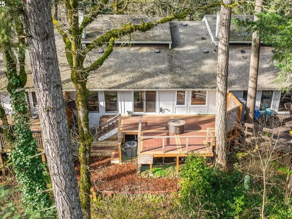4268 Woodside Cir, Lake Oswego, OR 97035