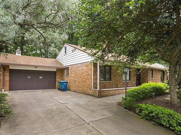 3rd image of 21455 Riviera Dr