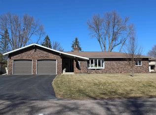 901 W State St, Marshfield, WI 54449