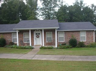 3321 Par Dr, Centerville, TN 37033