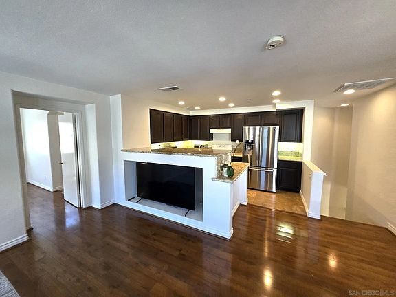 3rd image of 7554 Camino De La Rosa