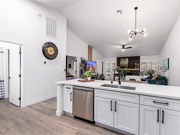 4th image of 5233 Las Cruces Dr #0