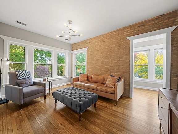 5th image of 3303 W Ainslie St #2