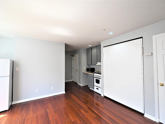 5th image of 195 7th St #209