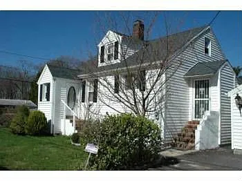 276 Girard Ave photo 1