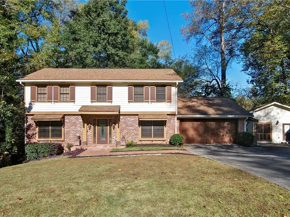 3621 Wood Valley Ct, Atlanta, GA 30319