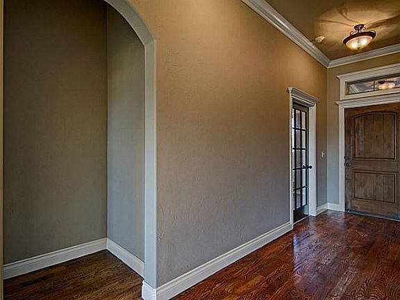 3rd image of 14605 S Broadway Cir