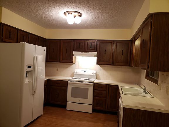 Kitchen with newer appliances