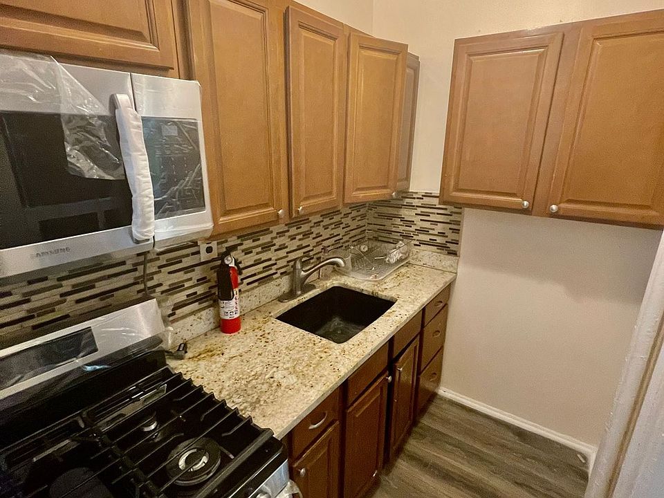 1st image of 7 Lincoln Ter Floor 1