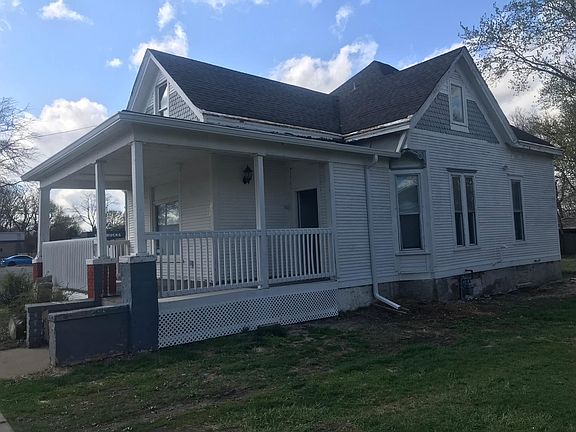 2nd image of 111 E Illinois Ave