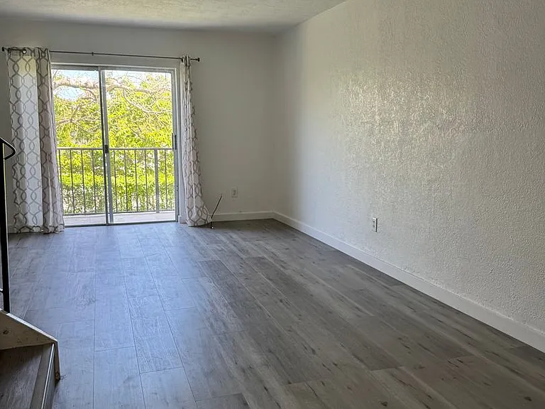 8650 SW 67th Ave #1045 — Photo 7