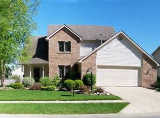 2141 Blue Harbor Dr, Fort Wayne, IN
