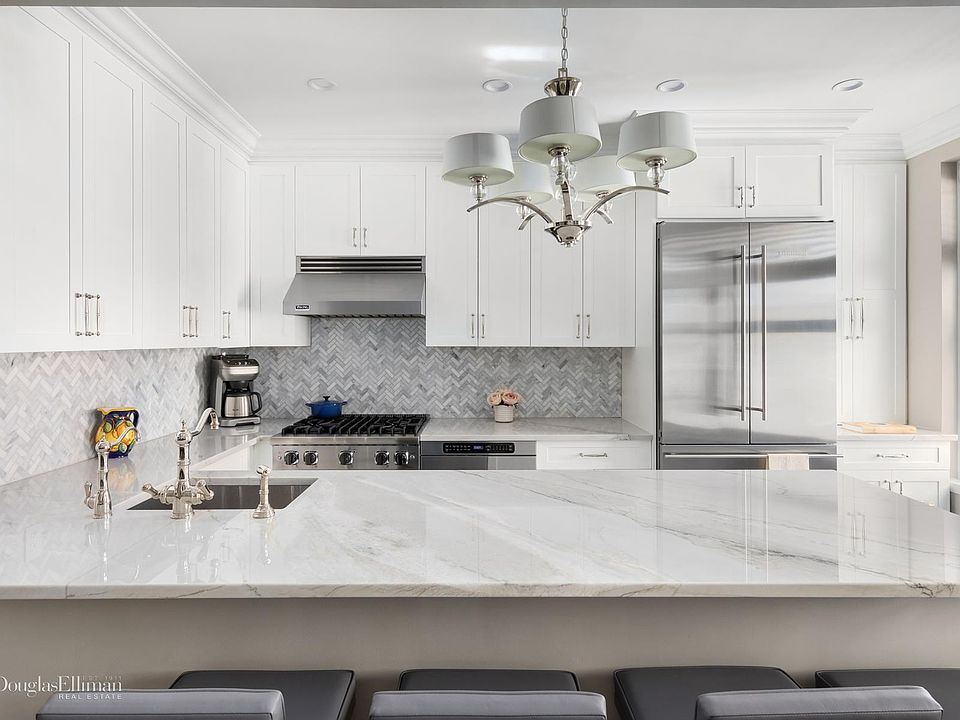 1st image of 321 W 90th St APT 9F