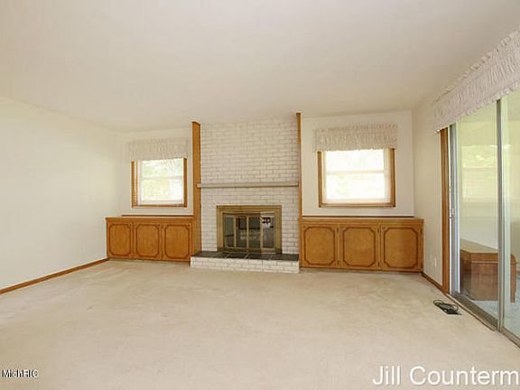 5th image of 8265 Cowan Lake Dr NE