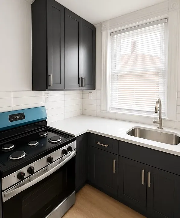 124 W College St #3