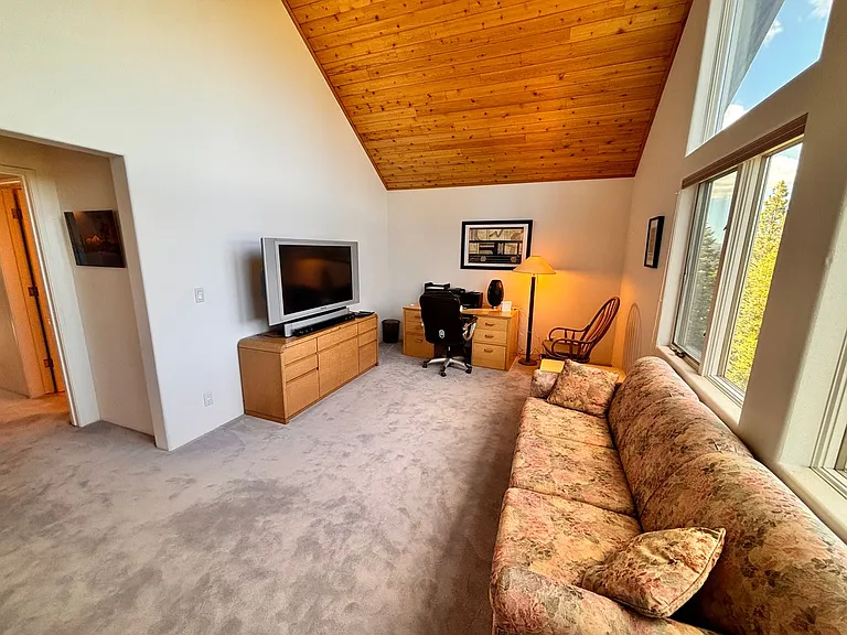 10580 Whitetail Ct — Photo 17