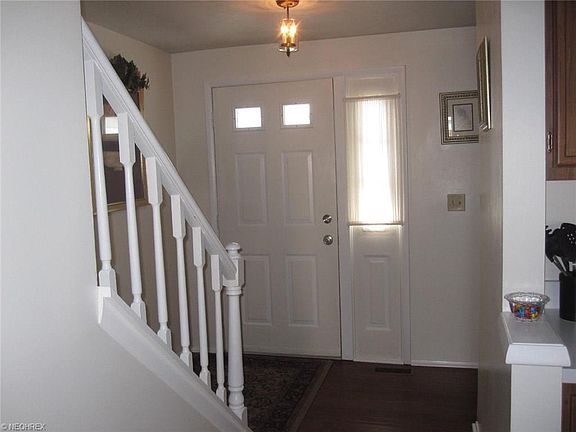3rd image of 9612 E Idlewood Dr