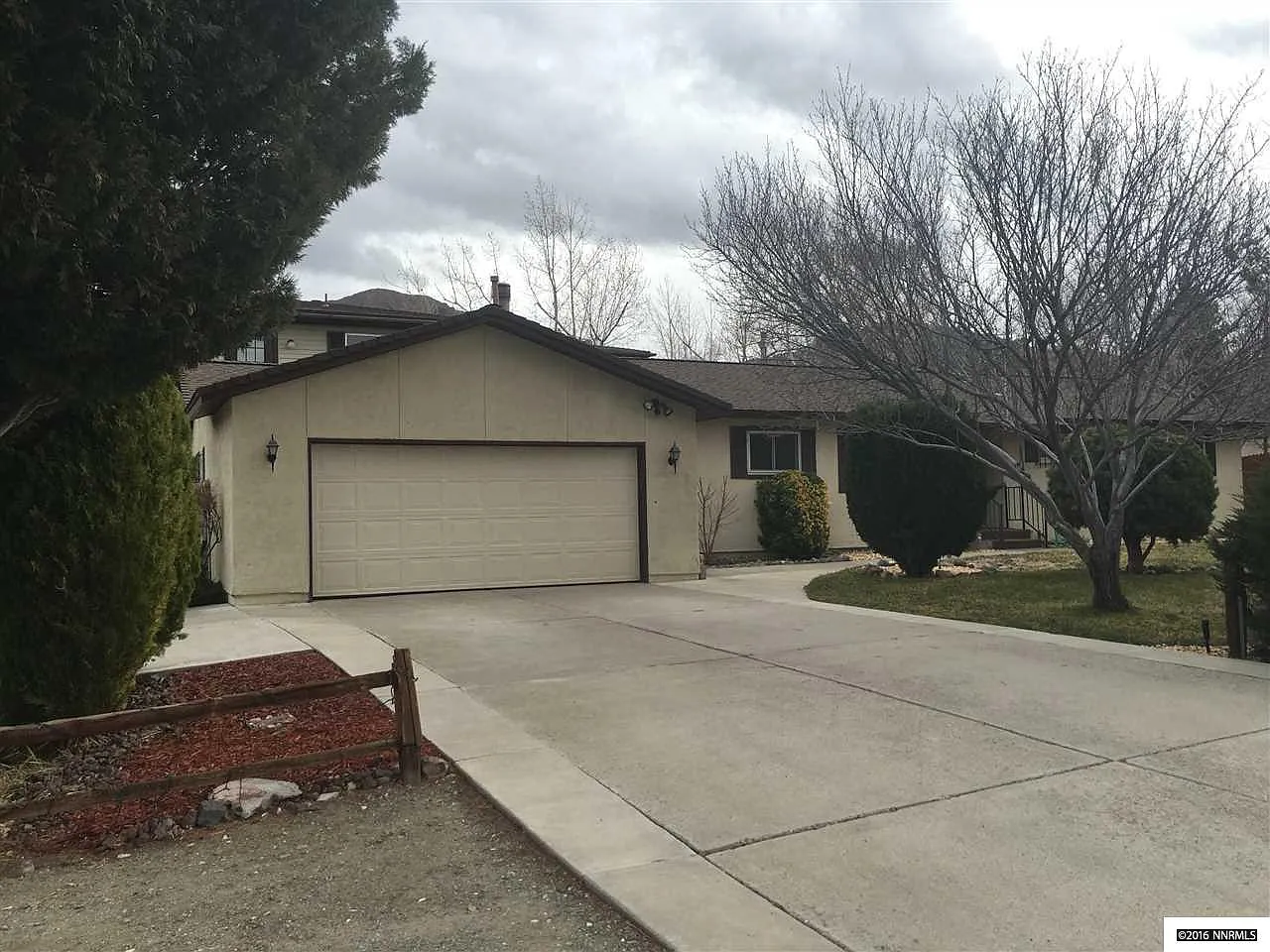 2308 Tamarisk Dr photo 1