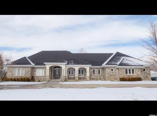 941 E Hawks Rest Dr, Mapleton, UT 84664