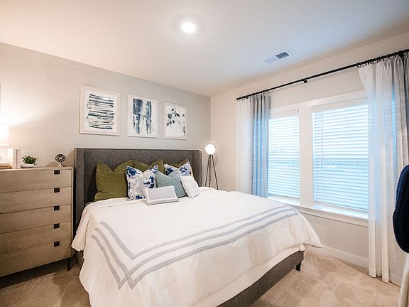 5th image of 3215 Midvale Dr #1708