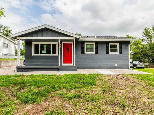 1313 Johnson Dr, Junction City, KS 66441